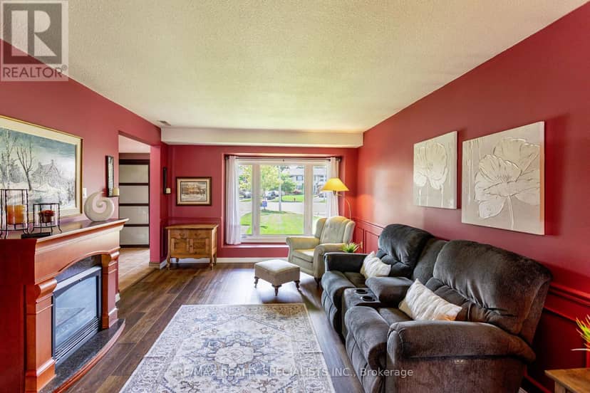 2727 Los Palmas Court — photo 8 of 40