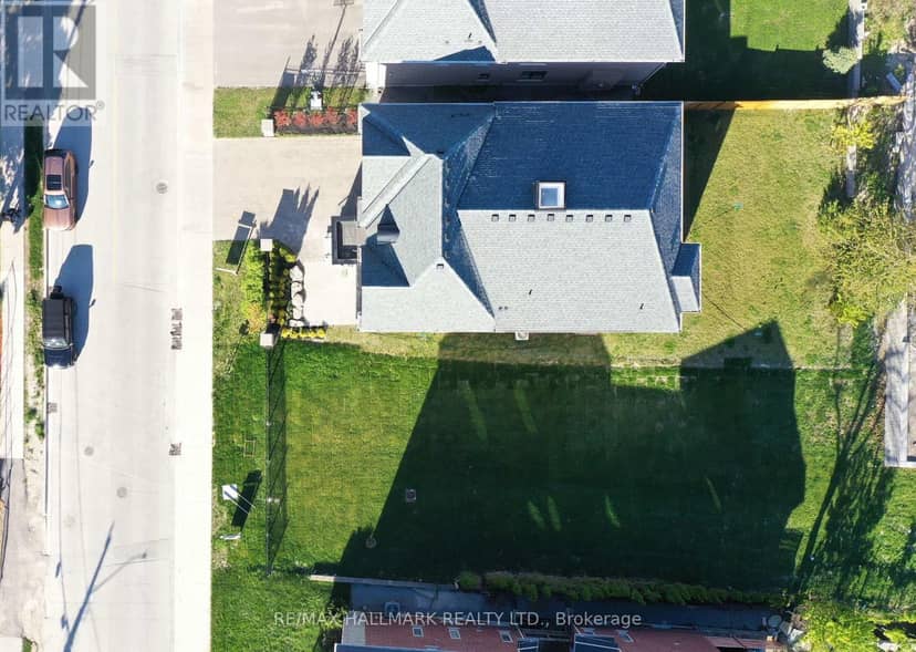 51A Puccini Drive, Richmond Hill, photo 2
