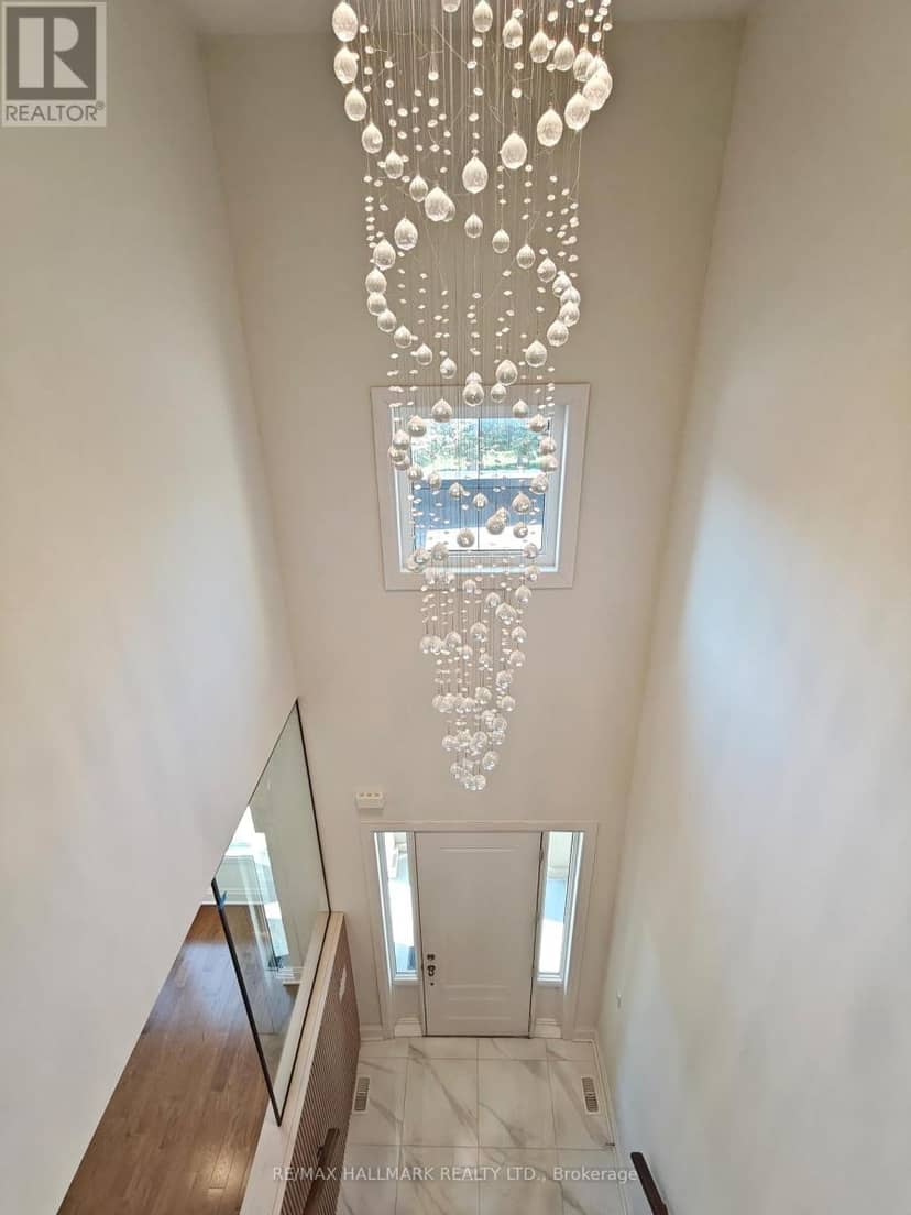 51A Puccini Drive, Richmond Hill, photo 4