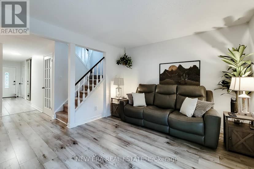 8 Dalton Gate — photo 9 of 40