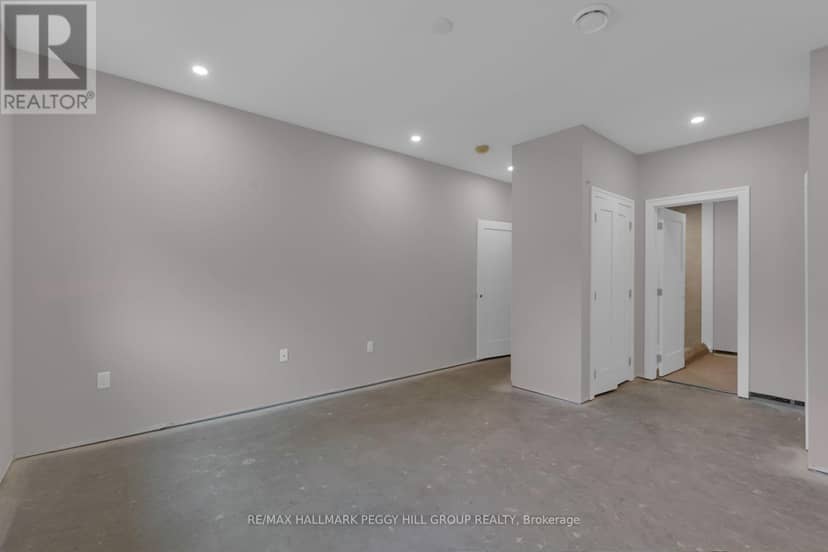 305 - 32 Brunel Road, Huntsville, photo 6