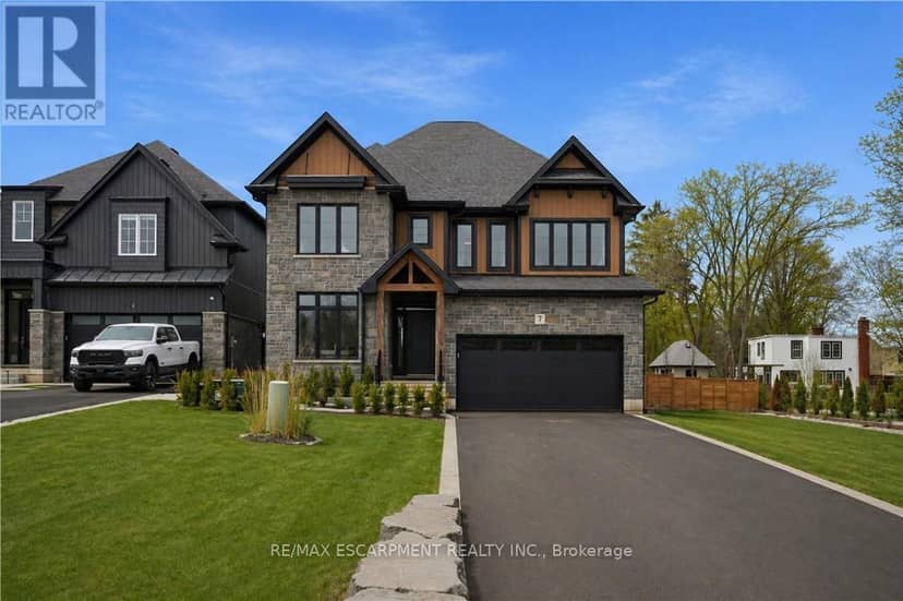 7 Bartlett Avenue, Grimsby