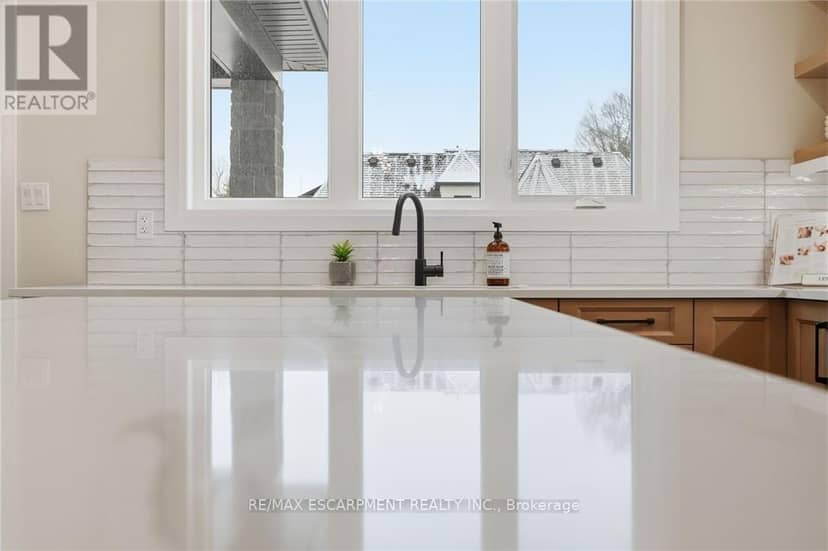 7 Bartlett Avenue — photo 18 of 40