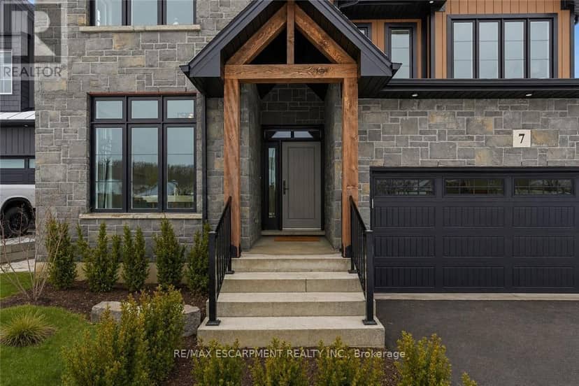 7 Bartlett Avenue, Grimsby, photo 2