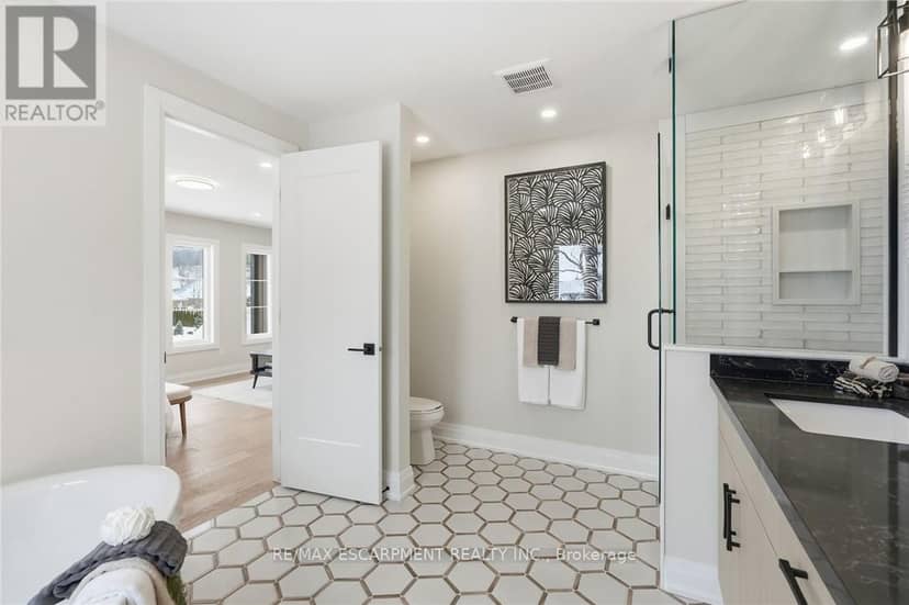 7 Bartlett Avenue — photo 32 of 40