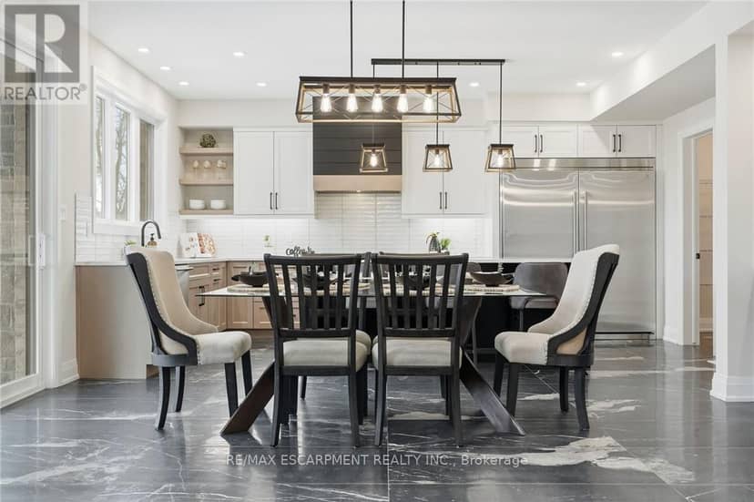 7 Bartlett Avenue — photo 9 of 40