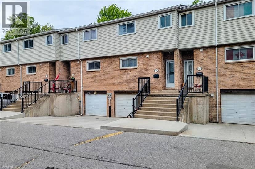 149 ST CATHARINES Street Unit# 15 — photo 2 of 40