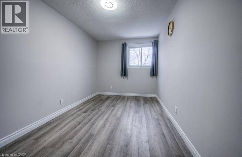 149 ST CATHARINES Street Unit# 15 — photo 25 of 40