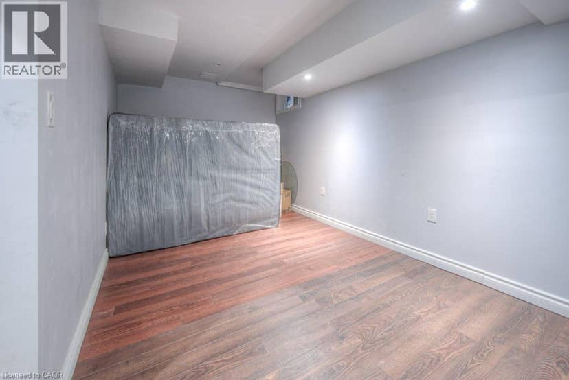 149 ST CATHARINES Street Unit# 15 — photo 30 of 40