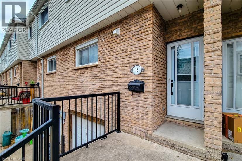 149 ST CATHARINES Street Unit# 15 — photo 6 of 40