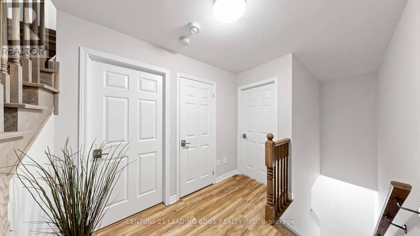 13 - 25 Heron Park Place — photo 18 of 29