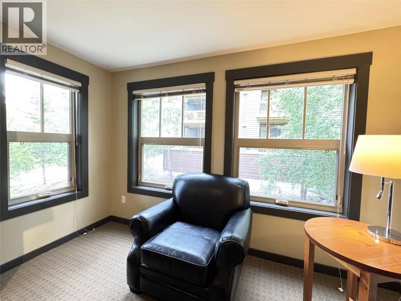 2064 Summit Drive Unit# 211, Panorama, photo 4