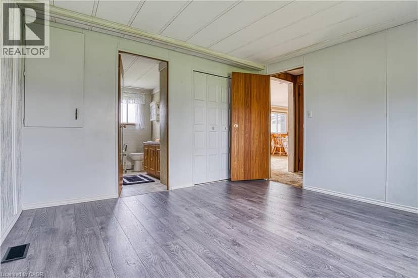 71 FAIRVIEW Crescent — photo 18 of 23