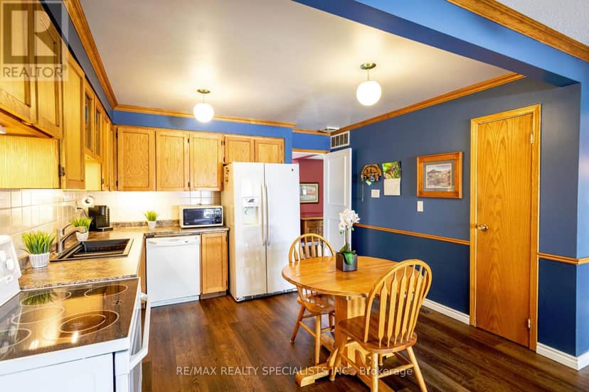 2727 Los Palmas Court — photo 17 of 40