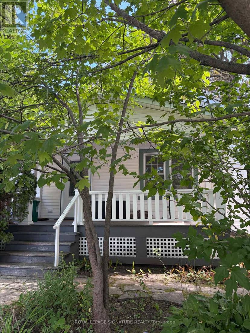 121 Wells Street — photo 1 of 4
