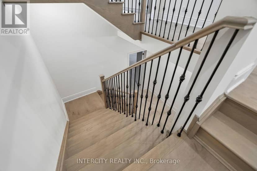 17 Garriock Hall Avenue — photo 22 of 40