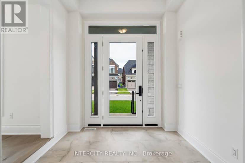 17 Garriock Hall Avenue — photo 3 of 40