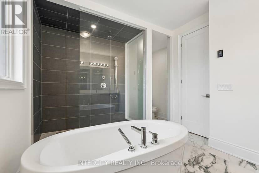 17 Garriock Hall Avenue — photo 39 of 40