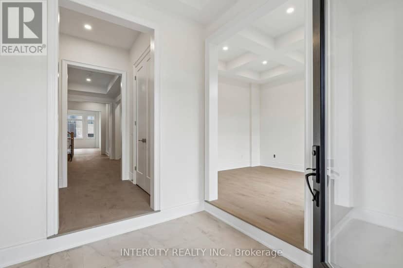 17 Garriock Hall Avenue — photo 4 of 40