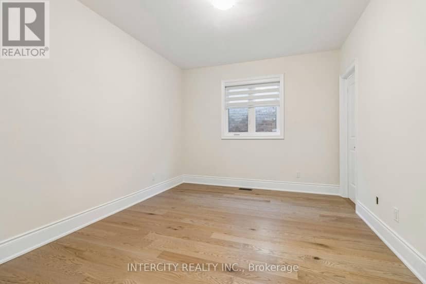 15 Garriock Hall Avenue — photo 35 of 40