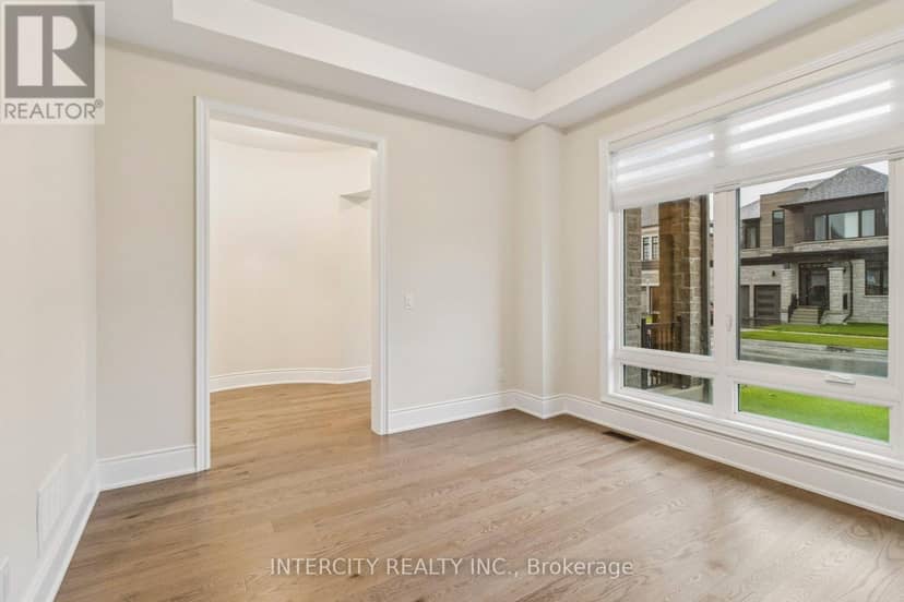 15 Garriock Hall Avenue — photo 9 of 40