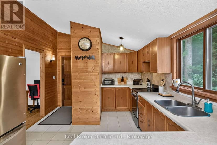 24 Fernanne Drive — photo 13 of 40