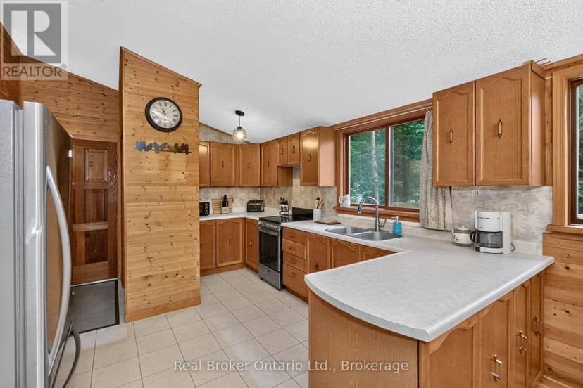 24 Fernanne Drive — photo 14 of 40