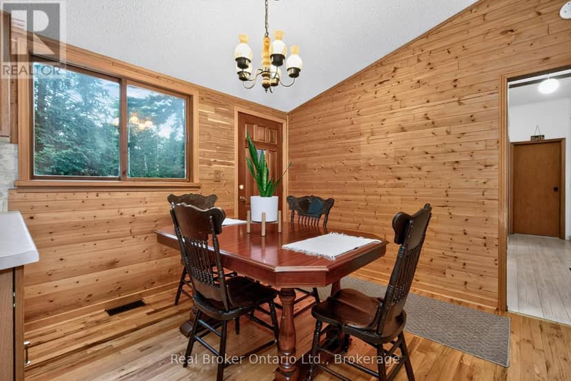 24 Fernanne Drive — photo 16 of 40