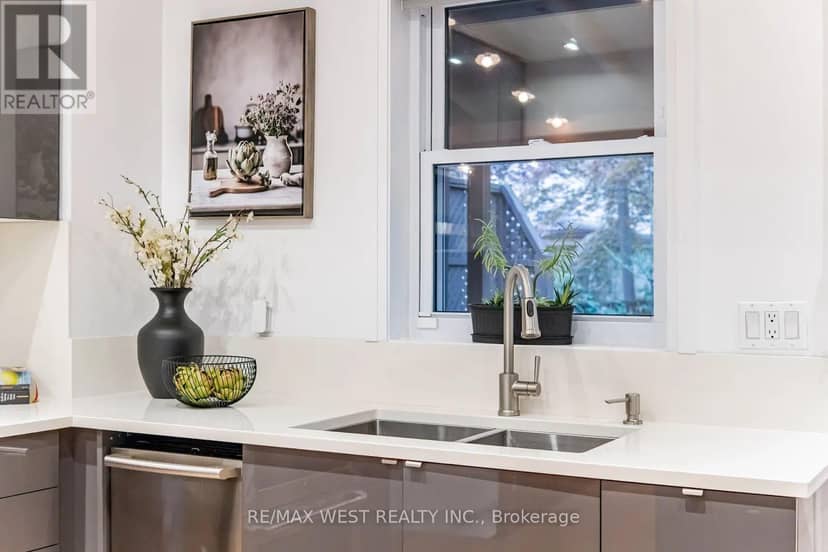 151 Jane Street — photo 14 of 40