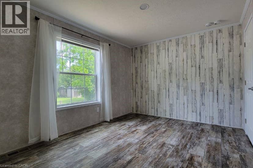 77 PARK Lane — photo 19 of 24