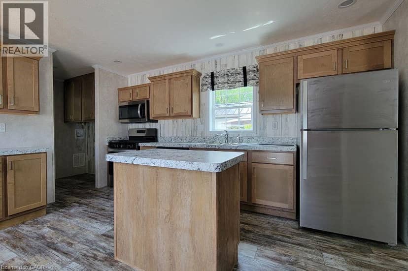 77 PARK Lane — photo 9 of 24