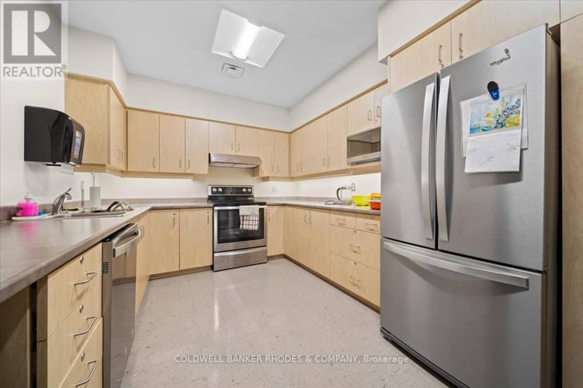 308 - 1 Meridian Place — photo 23 of 30