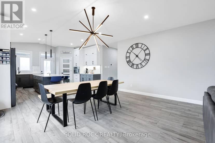 216 Filion Street — photo 14 of 40