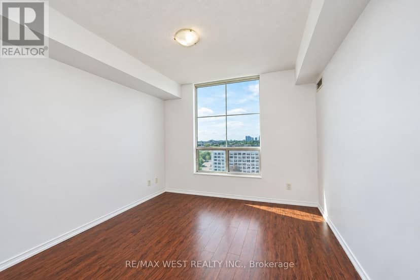 15G - 8 Rosebank Drive — photo 6 of 9
