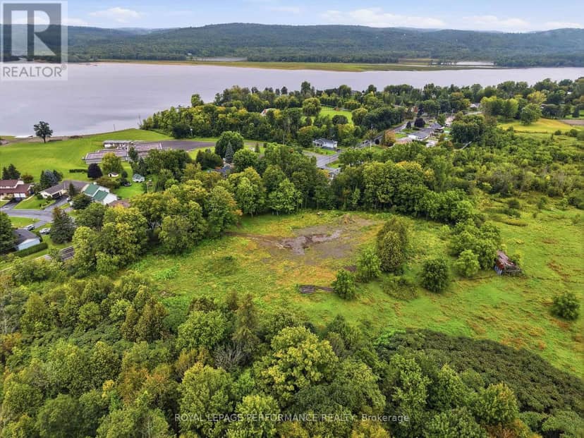 575 Front Road W, Champlain, photo 3
