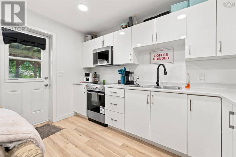 19 Elmwood Avenue — photo 26 of 33