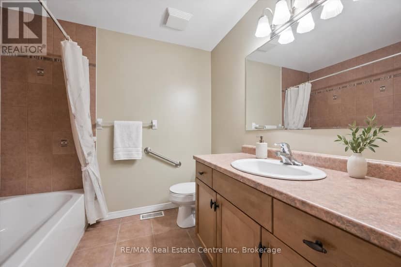 4 Hunt Street — photo 14 of 22
