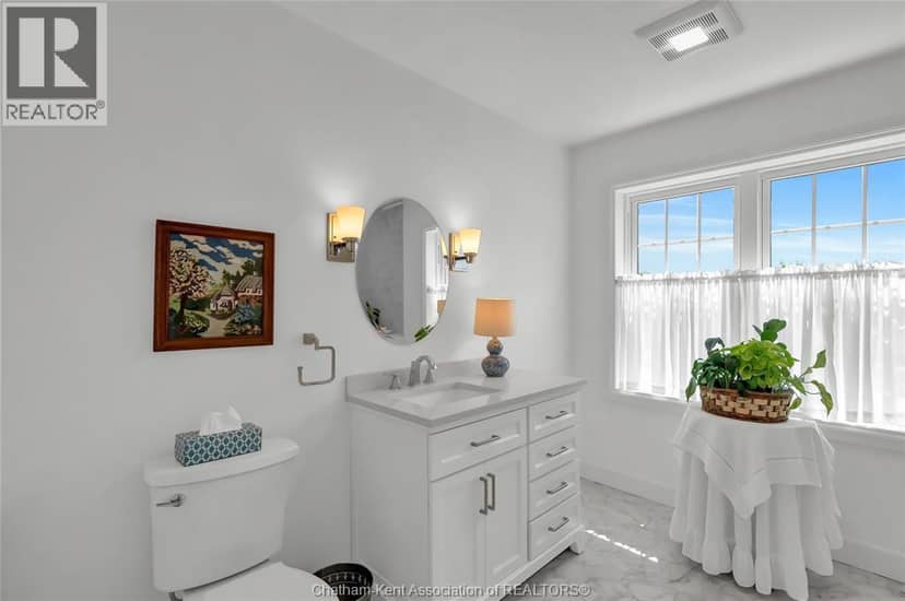3894 St Clair Parkway — photo 21 of 40