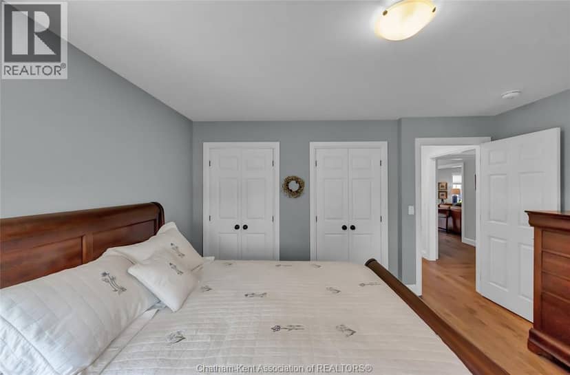 3894 St Clair Parkway — photo 18 of 40