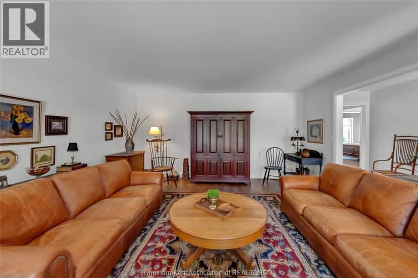 3894 St Clair Parkway — photo 13 of 40
