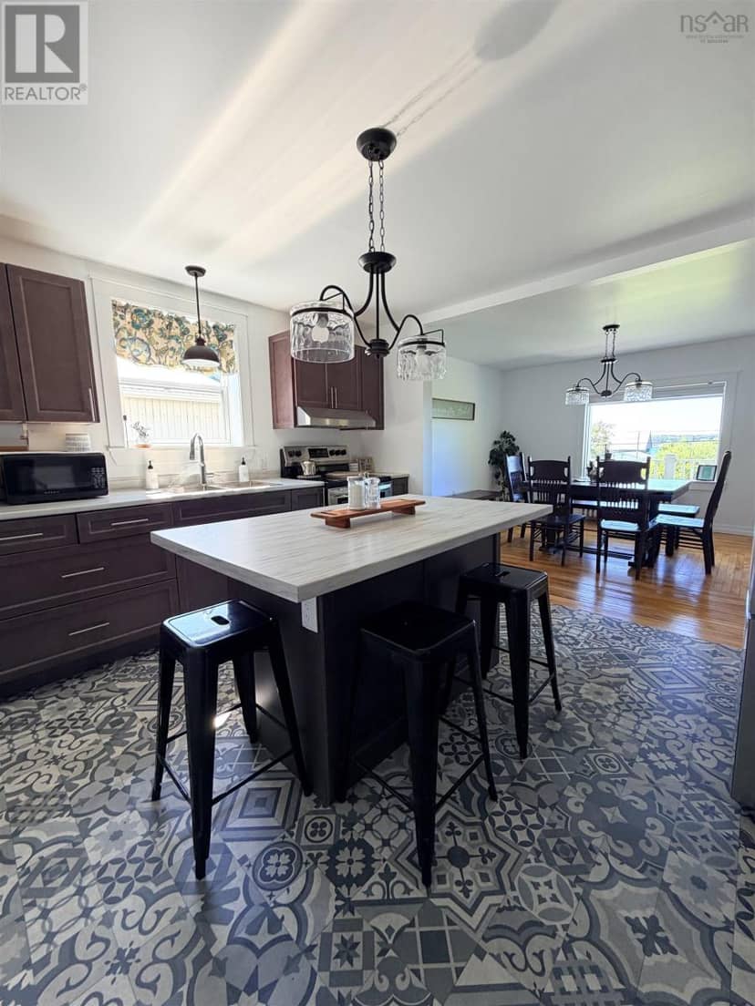 322 Main Street — photo 6 of 40