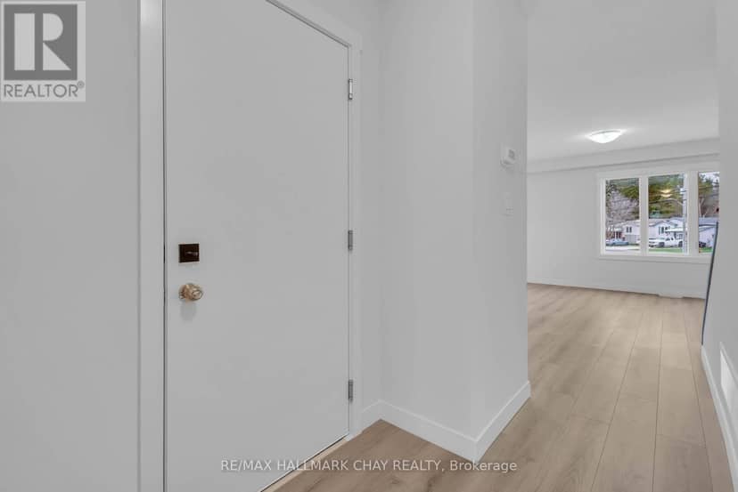 22 Strath Crescent, Springwater, photo 3