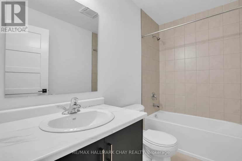 38 Strath Crescent — photo 15 of 25