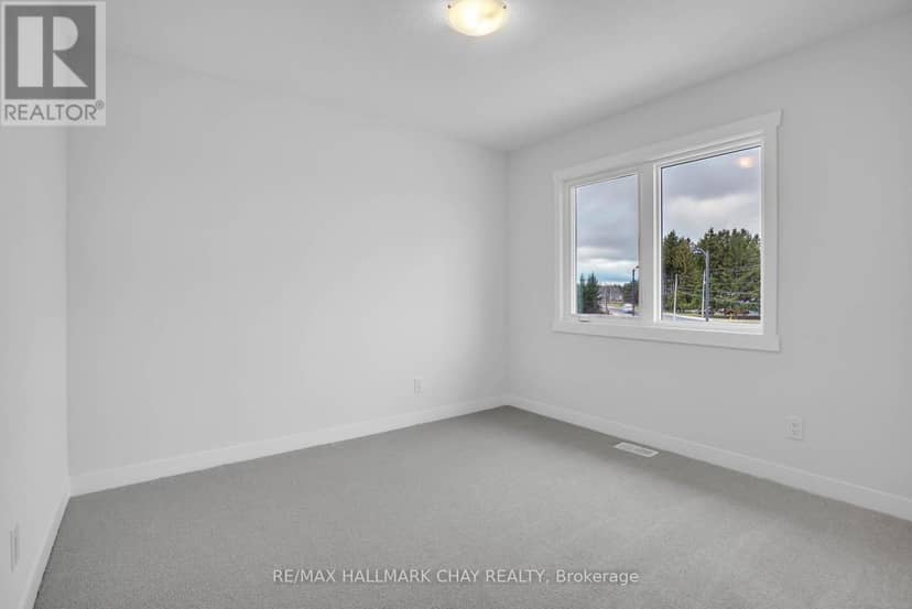 38 Strath Crescent — photo 16 of 25