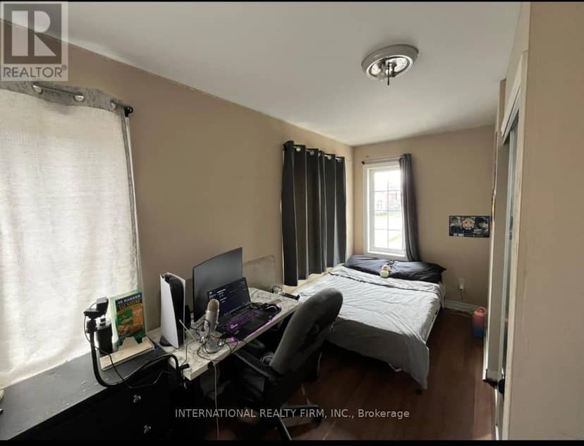 66 Leitch Avenue — photo 17 of 18