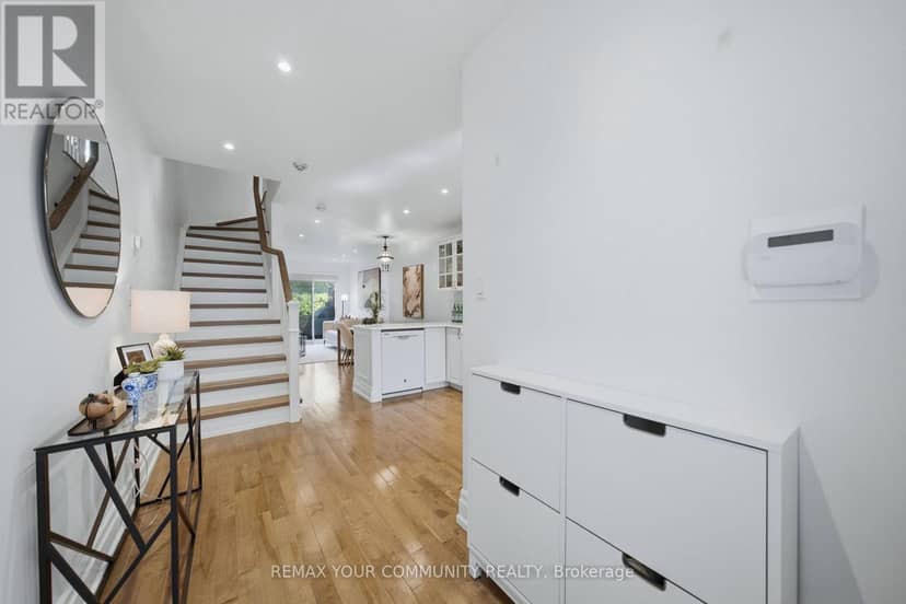 3 - 180 Manitoba Street, Toronto, photo 2