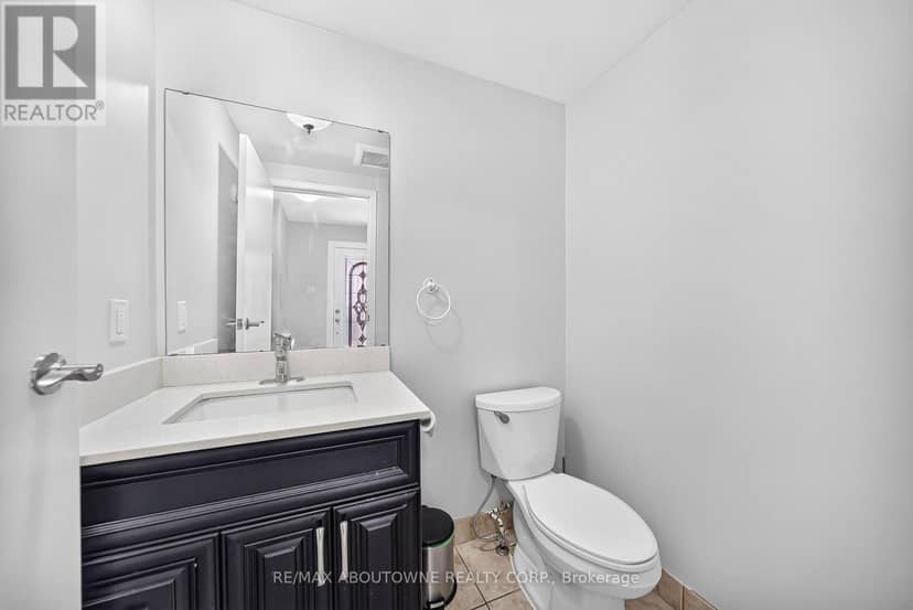 668 Greycedar Crescent — photo 14 of 32
