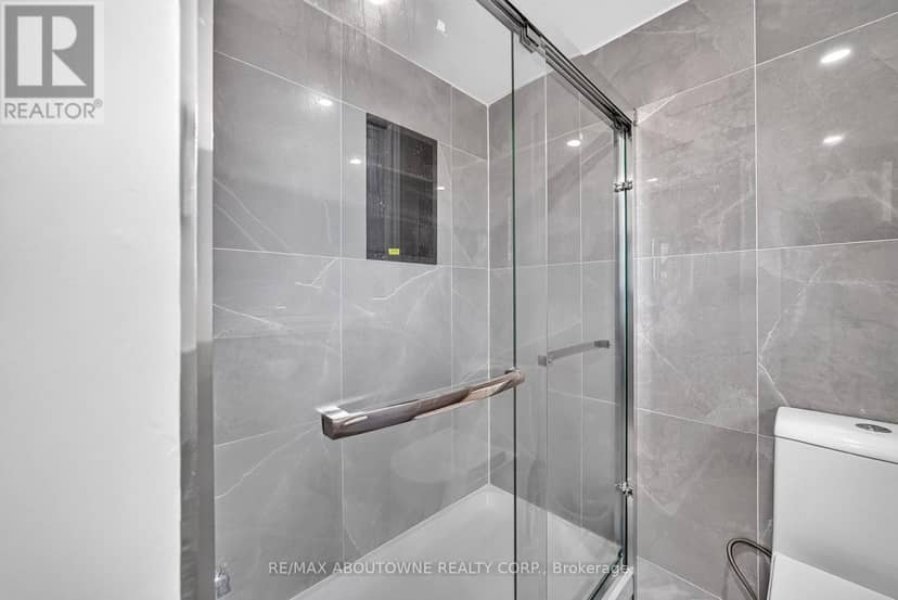 668 Greycedar Crescent — photo 17 of 32