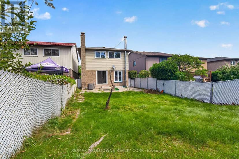 668 Greycedar Crescent — photo 30 of 32