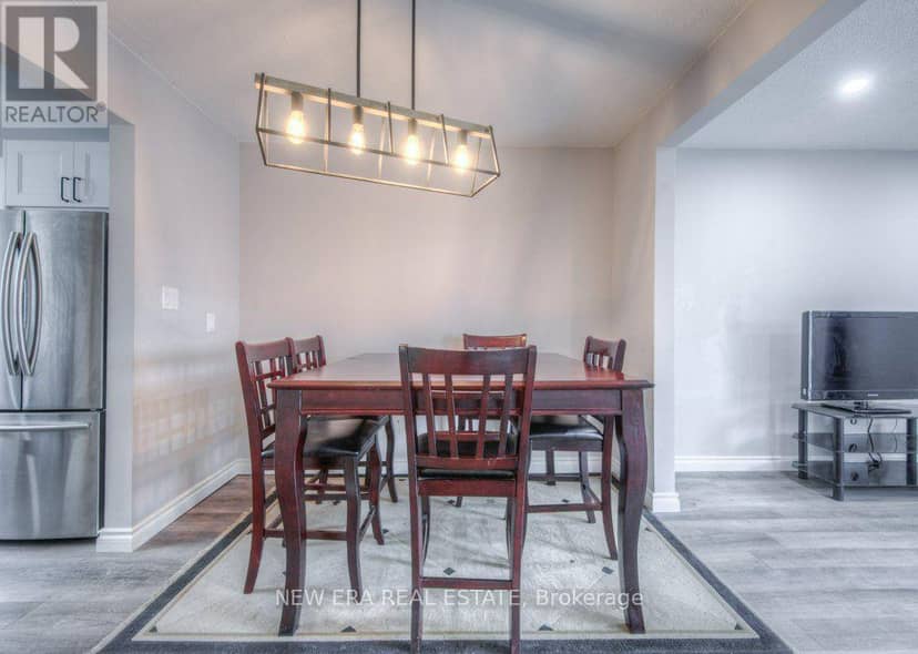 15 - 149 St Catharine Street — photo 10 of 40